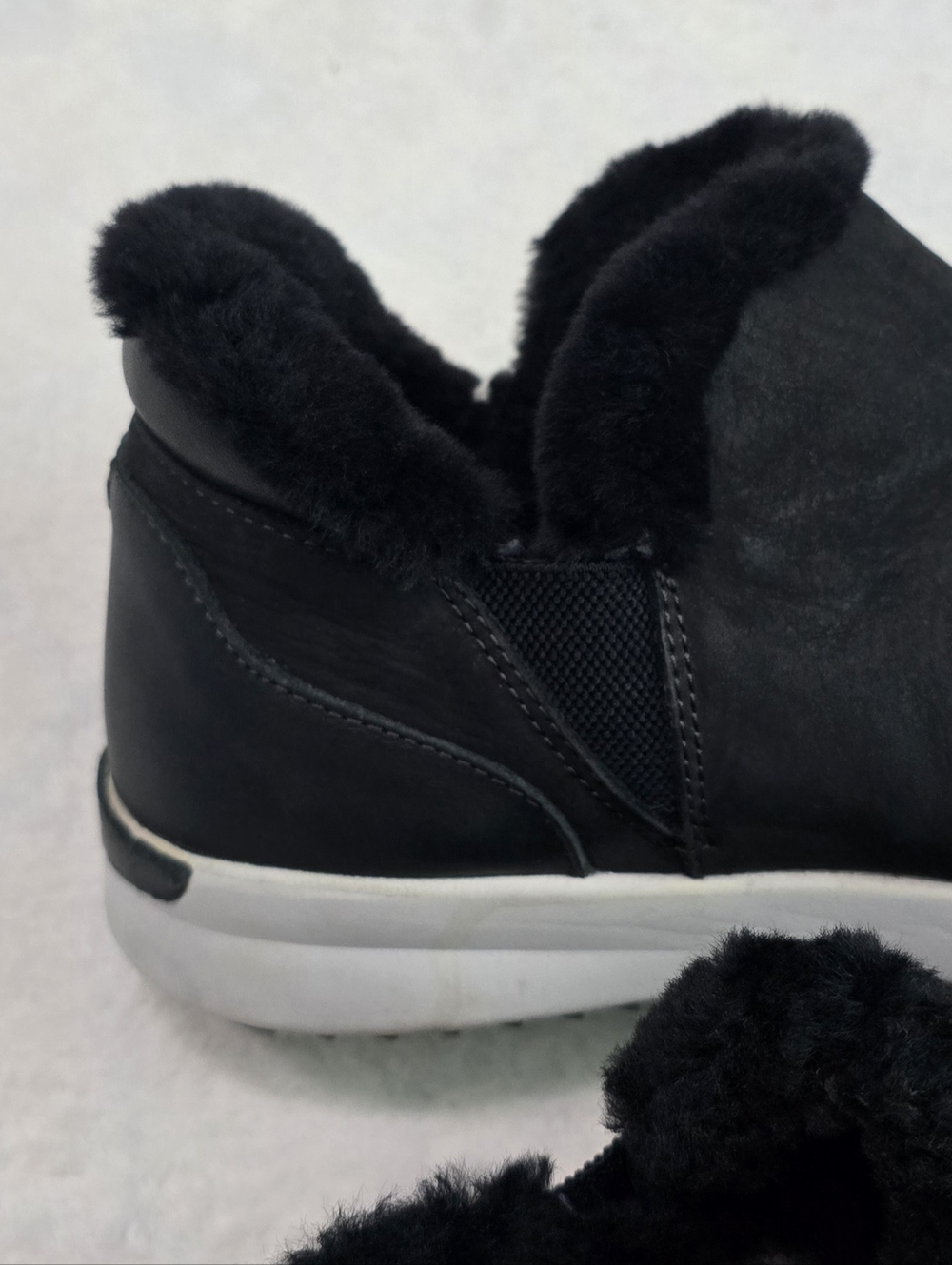 Women's Olukai Shoes Malua Hulu Boots Black Nubuck Ankle Bootie Faux Fur Size 9 - Picture 4 of 8